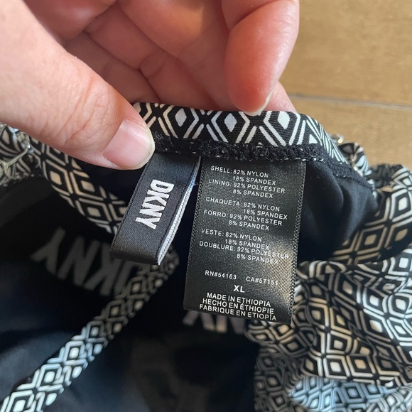 NWOT DKNY Black and White Tummy Control One-Piece Bathing Suit Women's XL - Picture 4 of 10